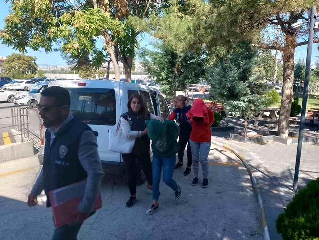Uğradığı saldırı sonucu hayatını kaybeden müzisyenin arkadaşı o anları anlattı: Şah damarını kesmişler Uğradığı saldırı sonucu hayatını kaybeden müzisyenin arkadaşı o anları anlattı: Şah damarını kesmişler