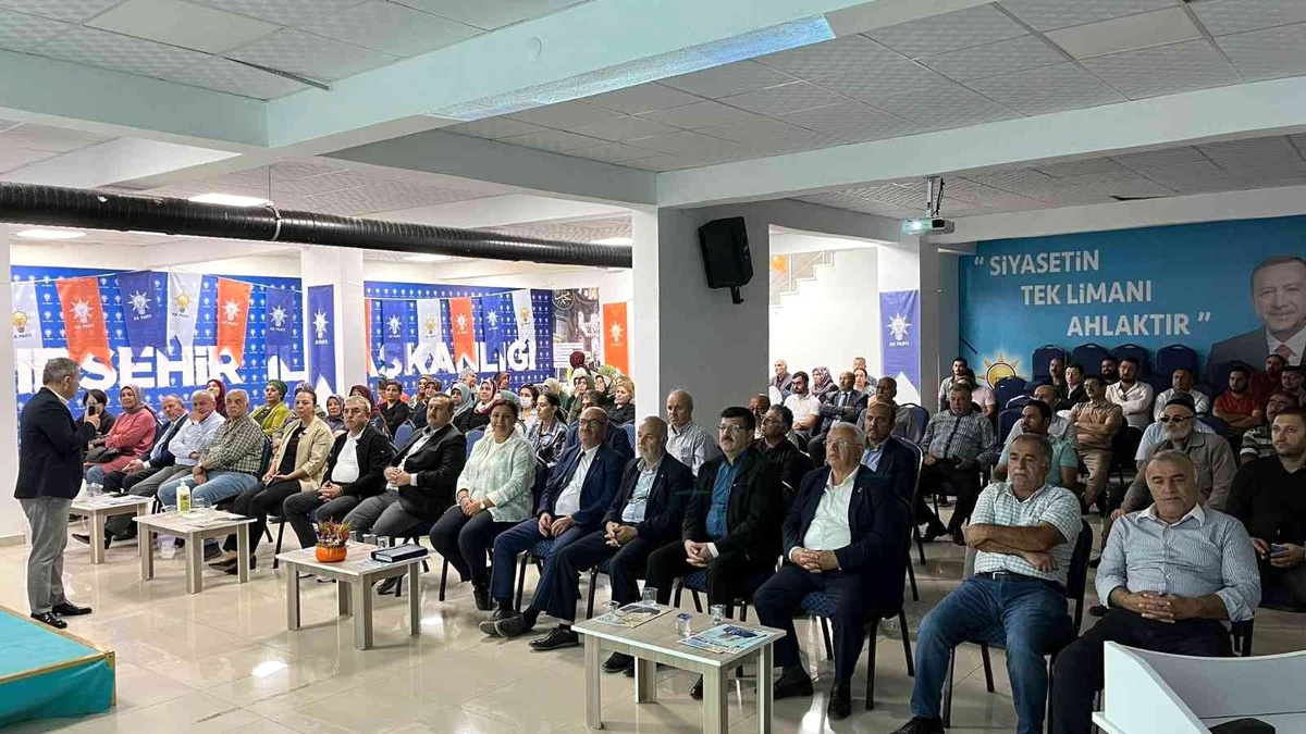 AK Parti Kırşehir İl Başkanlığında teşkilat eğitimi verildi