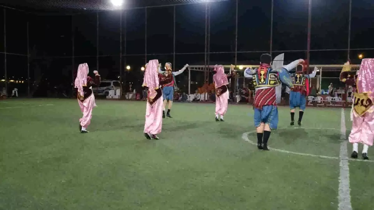 Ayvalık\'ta \'Cumhuriyet Kupası\' Heyecanı Başladı