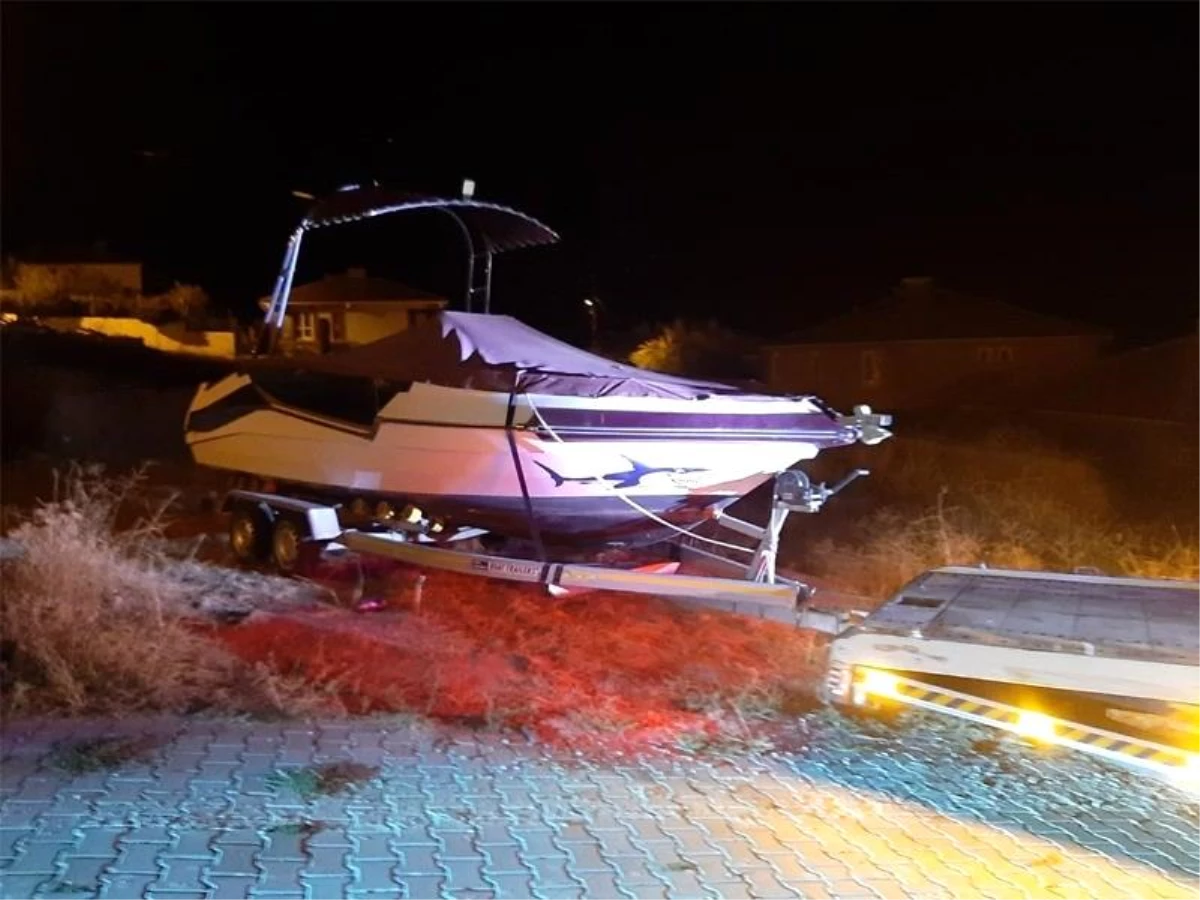 Ankara\'da tekne hırsızlığı! Şüpheliler yakayı ele verdi