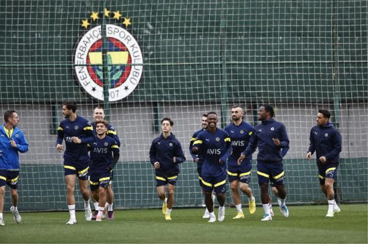 Fenerbahçe\'de AEK Larnaca hazırlıkları sürüyor
