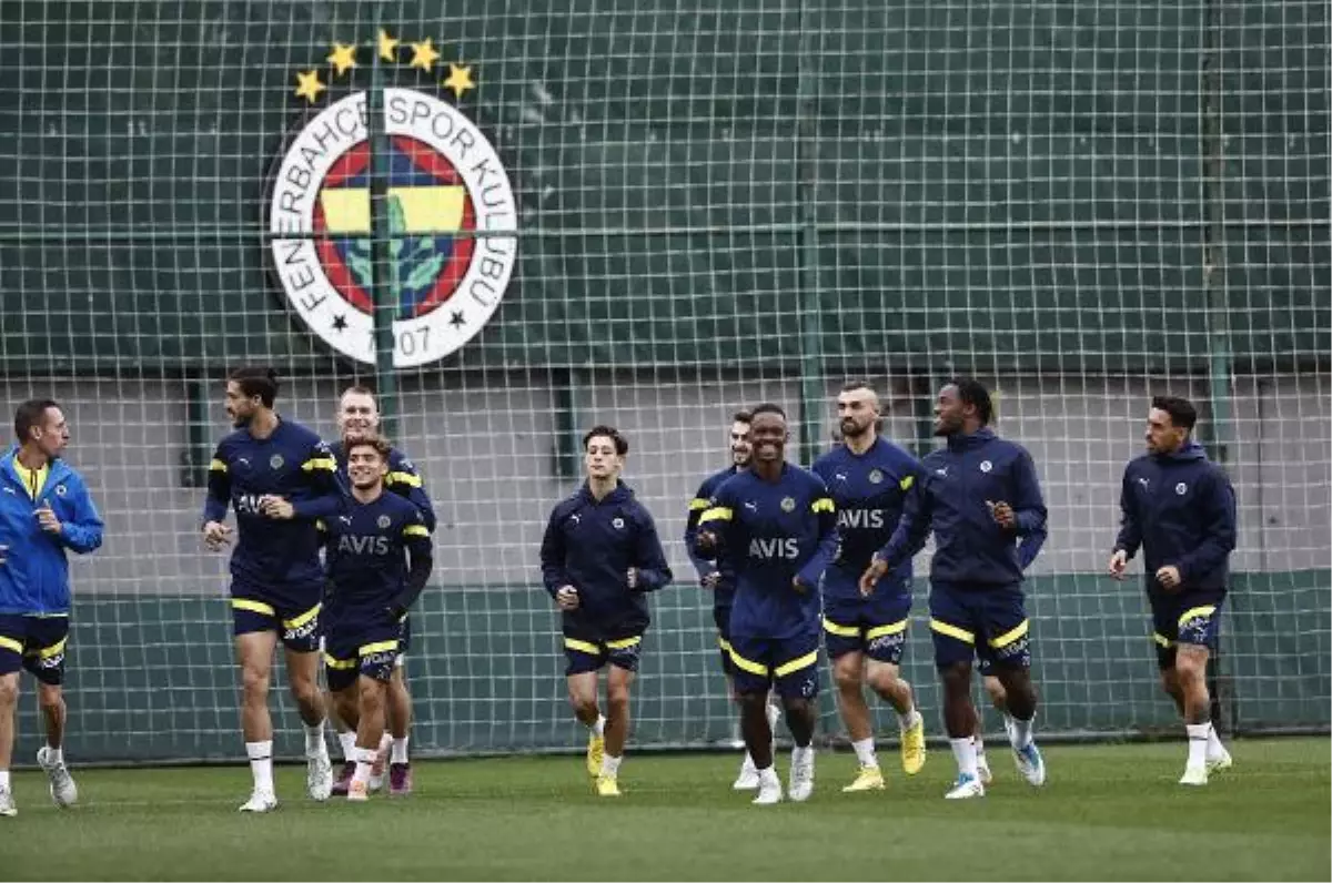 Fenerbahçe\'de AEK Larnaca hazırlıkları sürüyor