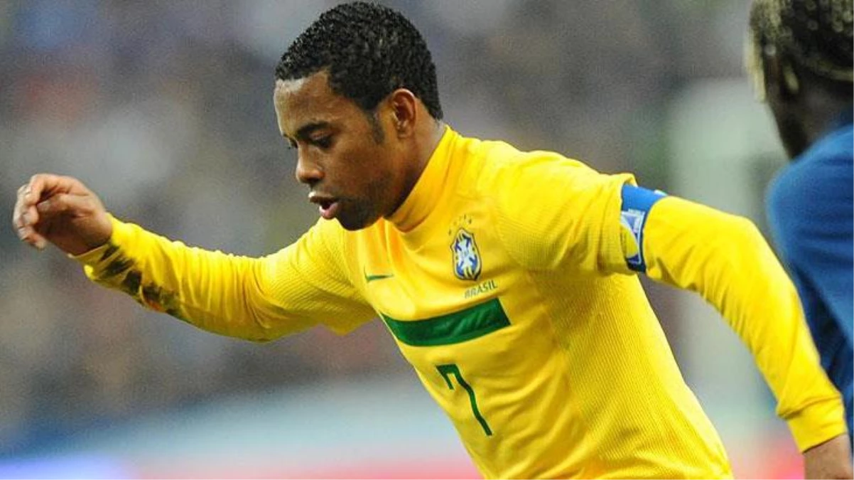 İtalya, toplu tecavüz olayına karışan futbolcu Robinho için Brezilya\'ya iade başvurusu yaptı
