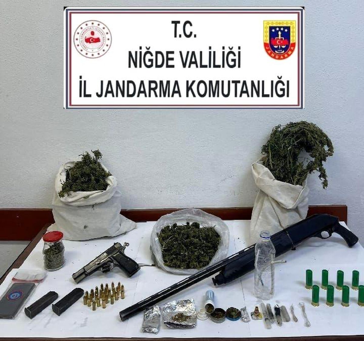 Niğde\'de uyuşturucu operasyonlarında 5 zanlı yakalandı