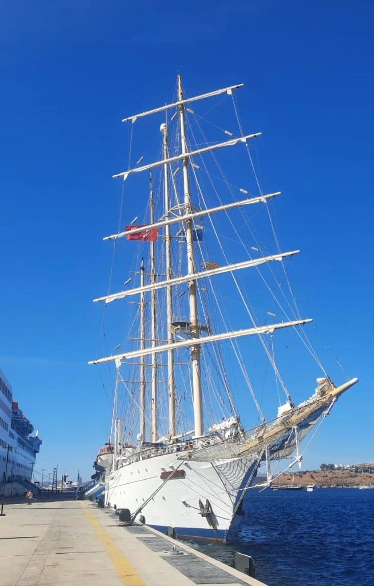 Malta bayraklı "Star Flyer" Bodrum Limanı\'na yanaştı