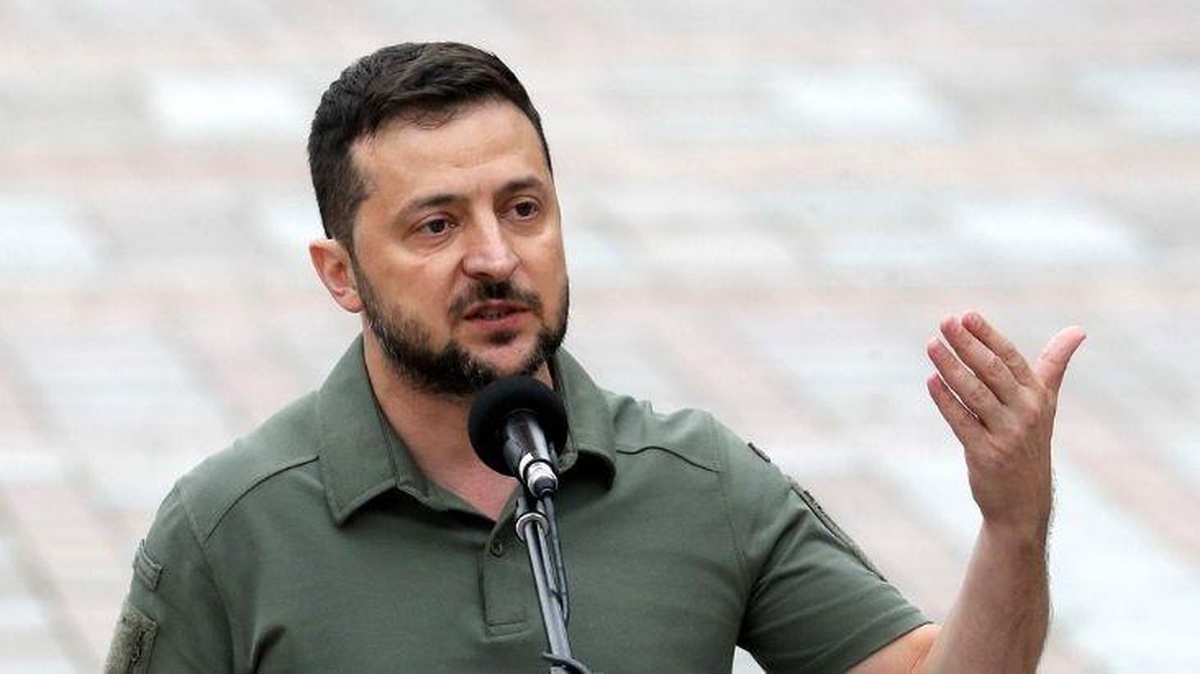 Vladimir Zelenski: Ruslar, \'kazanılamaz\' olarak gördükleri savaşa girmek yerine seferberlikten kaçmayı tercih ediyor