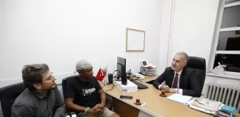 Yürüyerek Kudüs'e ulaşmak üzere yola çıkan İtalyan Luis Joyaux Bursa'da mola verdi