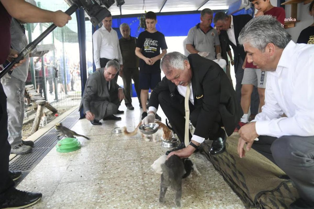 Zeydan Karalar\'dan 4 Ekim Dünya Hayvanları Koruma Günü\'nde Anlamlı Ziyaret