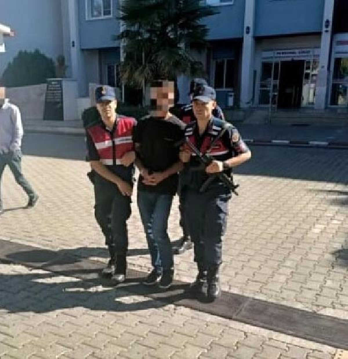 21 yıl hapisle aranıyordu; yol kontrolünde yakalandı