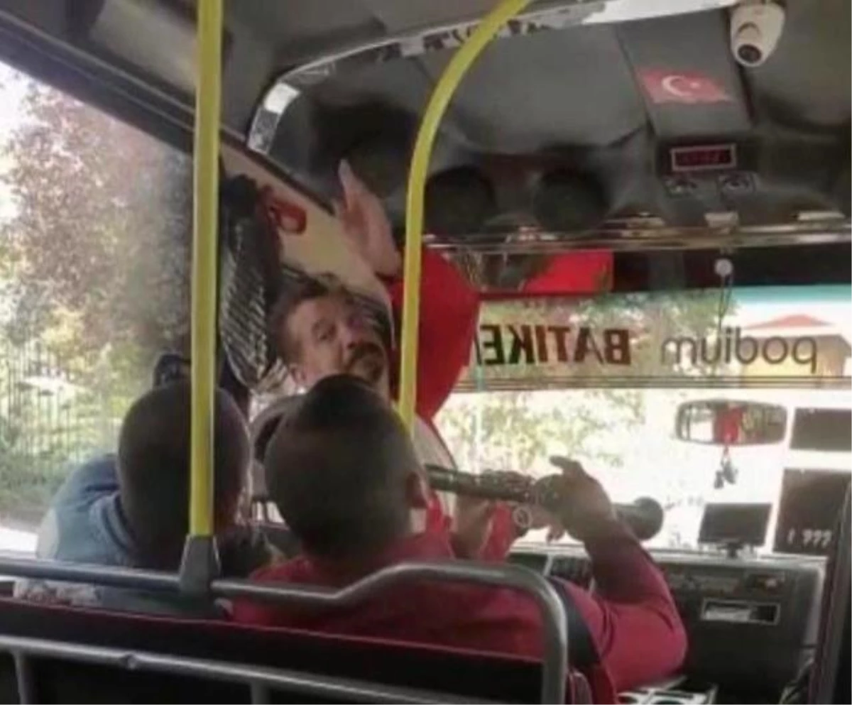 Ankara\'da yolcu minibüsünde klarnetli yolculuk! Kazaya davetiye çıkardılar