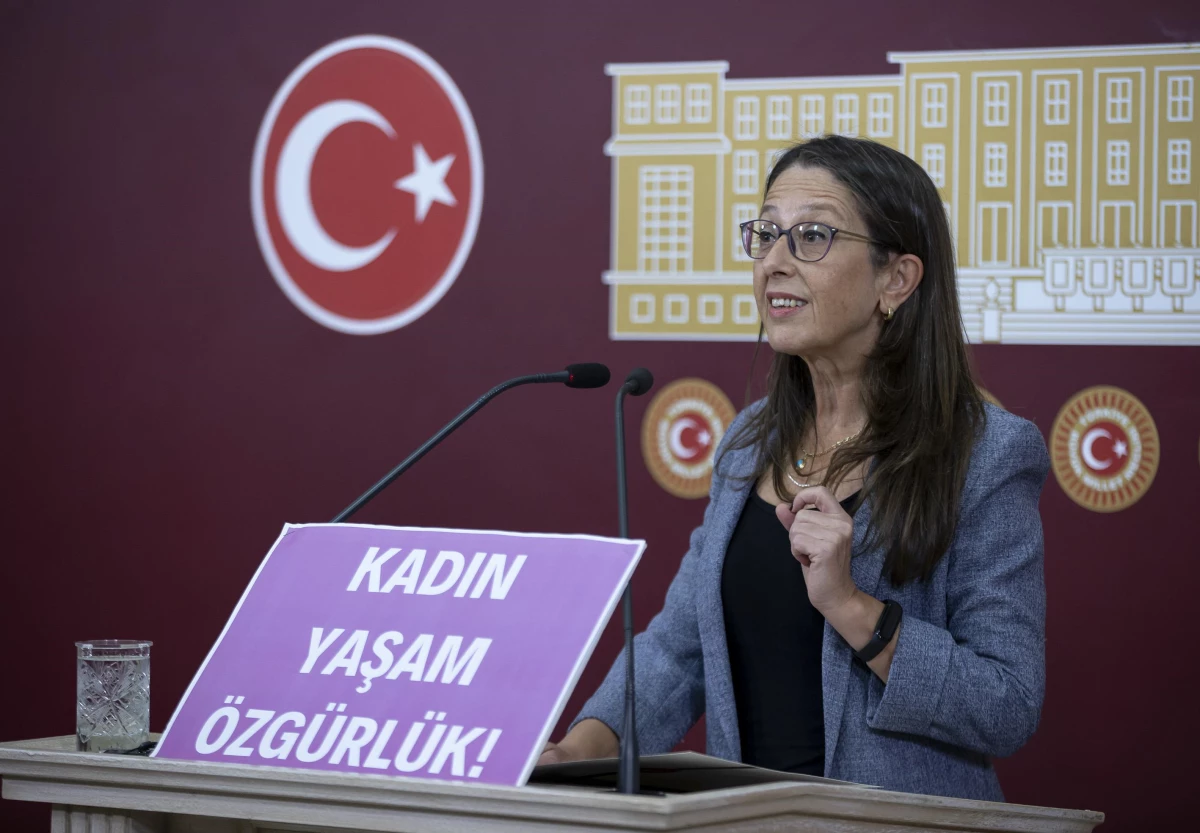 HDP\'li Ersoy: "Her yerde kadınlara eşitlik ve özgürlük istiyoruz"