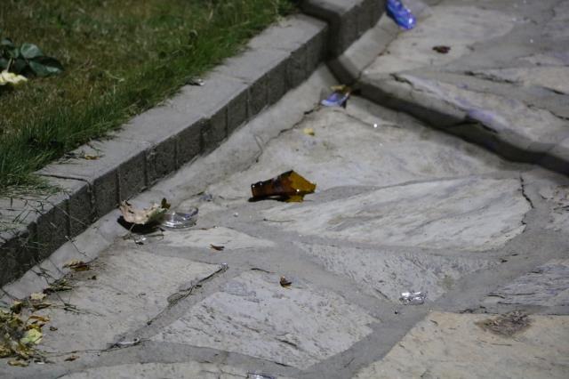 İzmir'de 1 kişi köpek yüzünden çıkan tartışmada boğazından yaralandı İzmir'de 1 kişi köpek yüzünden çıkan tartışmada boğazından yaralandı
