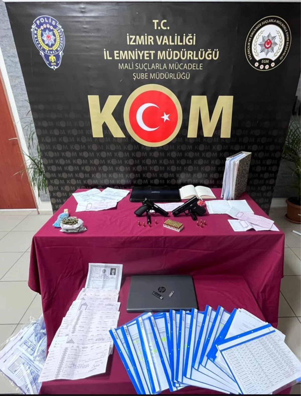 İzmir merkezli tefecilik operasyonunda 12 kişi yakalandı