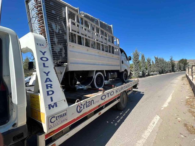 1 milyon lira değerinde soğutucu çalan 3 şüpheli, kaçmaya çalışırken yakalandı 1 milyon lira değerinde soğutucu çalan 3 şüpheli, kaçmaya çalışırken yakalandı