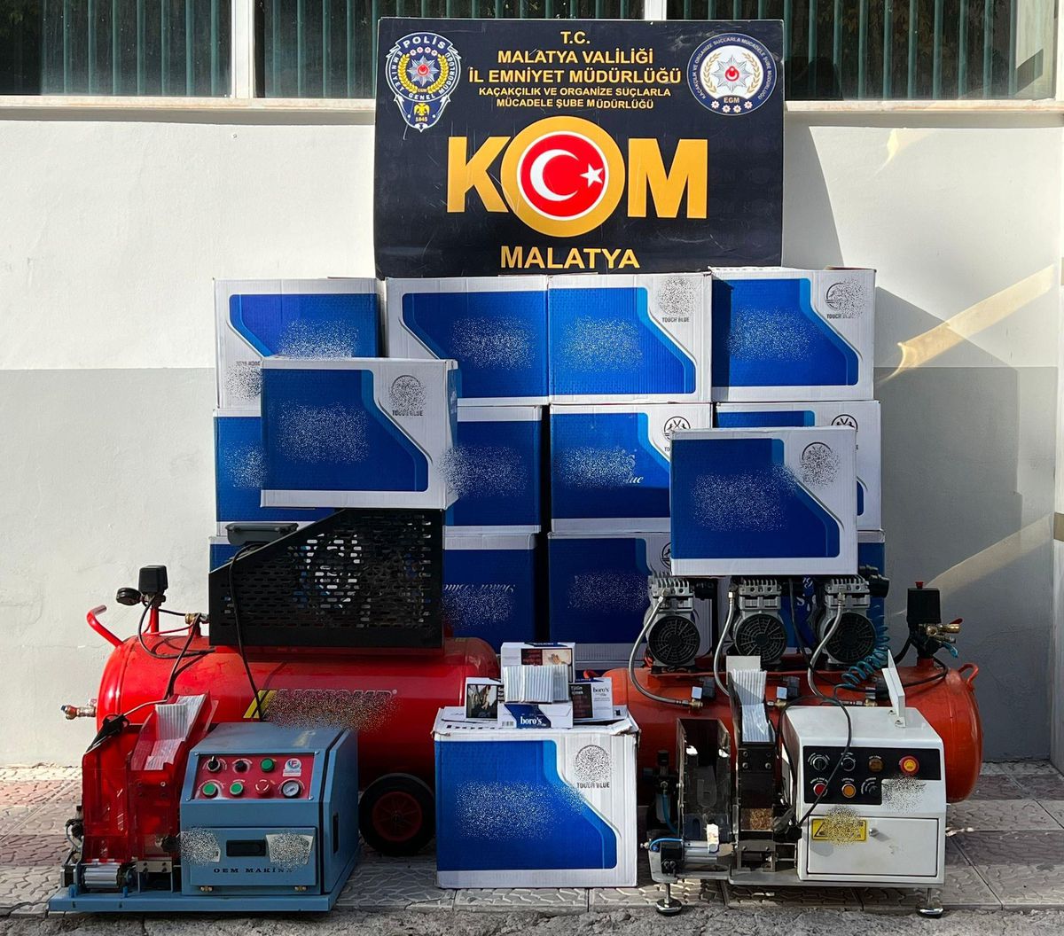 Malatya\'da 4 milyon 455 bin makaron ile 39 litre sahte içki ele geçirildi