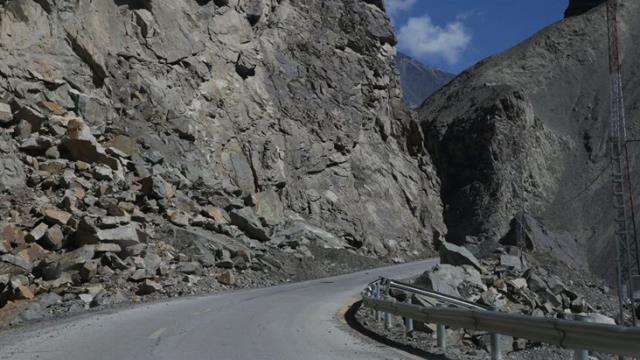 Masum göründüğüne bakmayın! Şoförlerin geçmek için 10 kez düşündüğü bu yol bin kişinin canını aldı