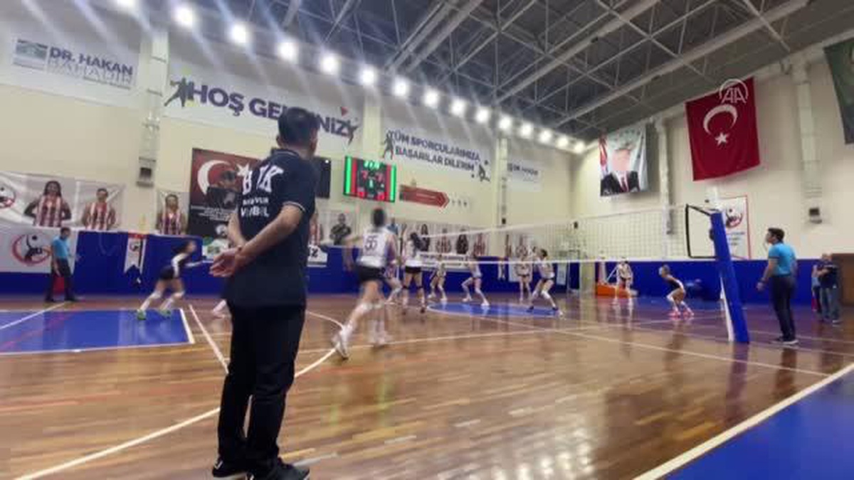 İstanbul\'da Şehit Jandarma Astsubay Çavuş Burak Şahin için voleybol turnuvası düzenlendi