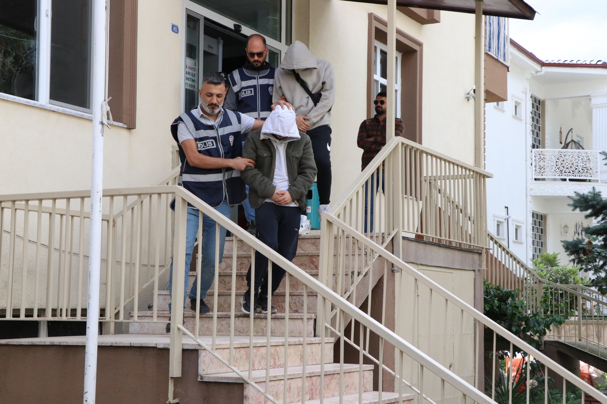 Yalova\'da uyuşturucu operasyonunda 8 kişi gözaltına alındı