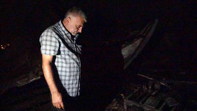 Onlarca güvercini çırpına çırpına can verdi! Manzaraya gördüğündeki hareketi güne damga vurdu Onlarca güvercini çırpına çırpına can verdi! Manzaraya gördüğündeki hareketi güne damga vurdu