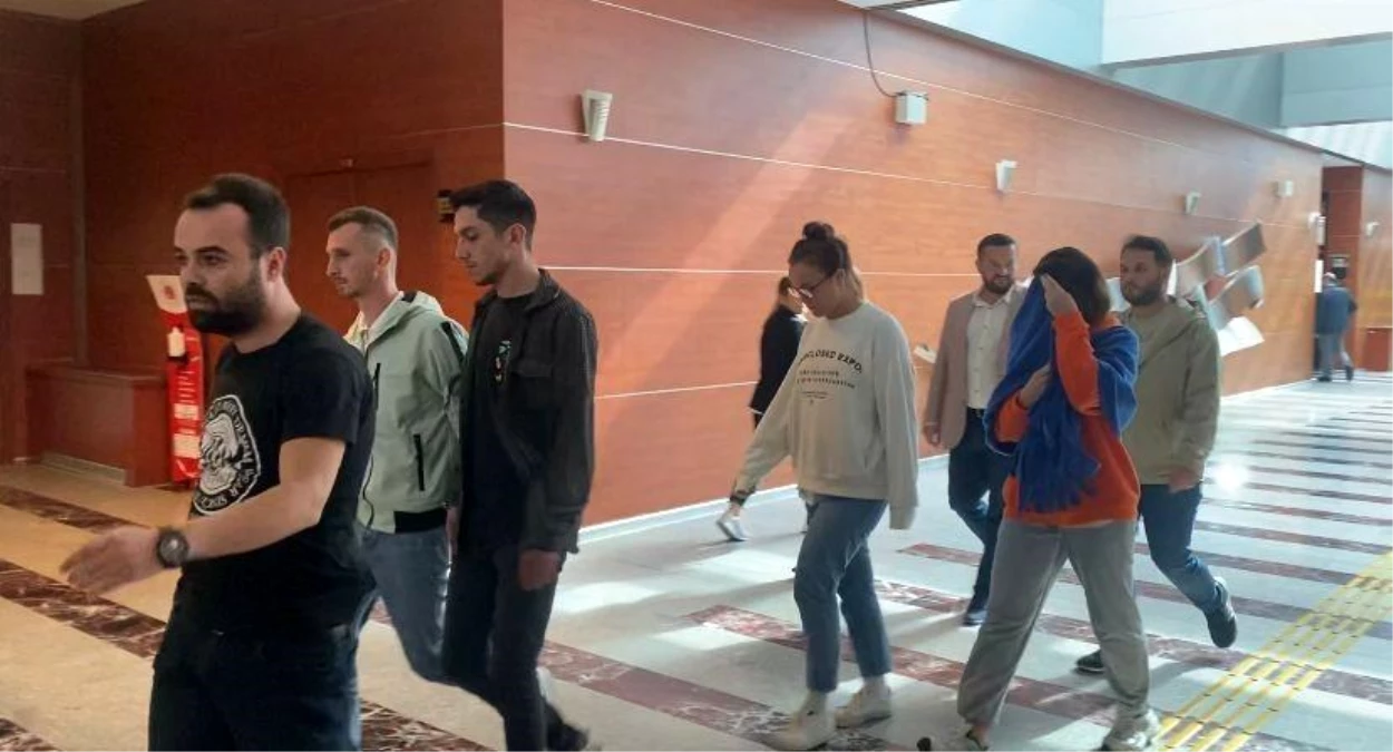 Ataşehir'de hastanedeki skandal görüntülere ilişkin şüphelilerin savcılıktaki ifade işlemleri başladı