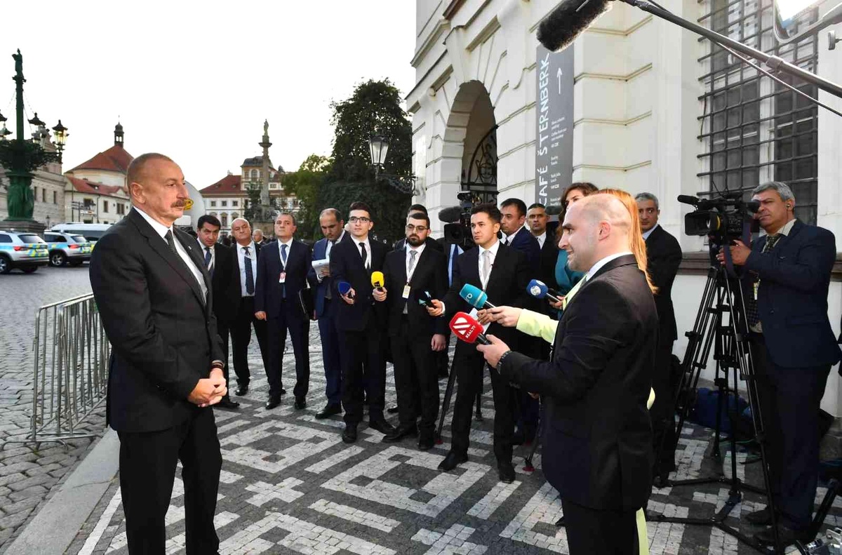 Azerbaycan Cumhurbaşkanı Aliyev: "Her seferinde barışa biraz daha yaklaşıyoruz"