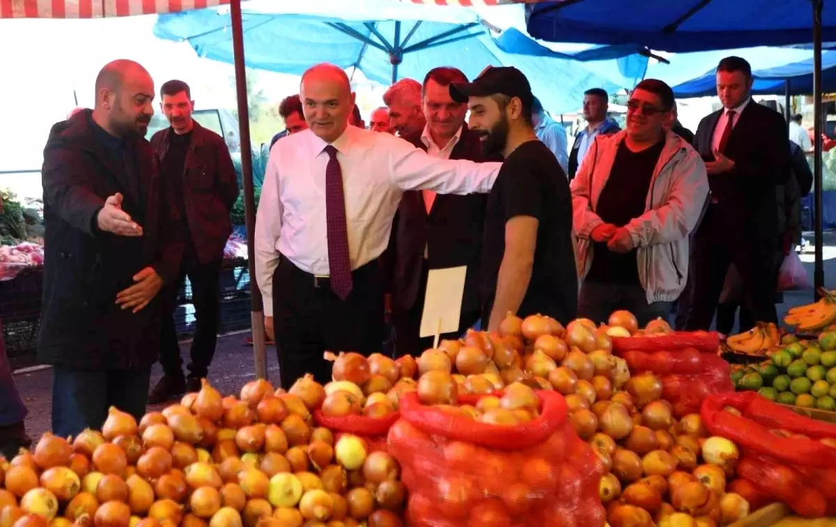 Başkan Özlü, vatandaş ve esnafın nabzını tuttu