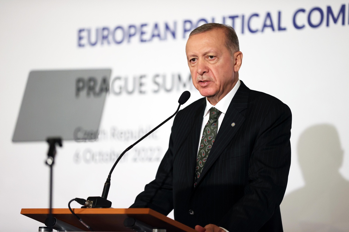Cumhurbaşkanı Erdoğan: "Türkiye-Ermenistan-Azerbaycan arasındaki ilişkileri bir an önce ısıtalım ve bu işi çözelim istiyoruz."