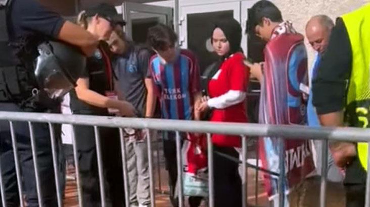 Fransızlardan Türk taraftarlara skandal muamele! Tepkilerin ardı arkası kesilmedi