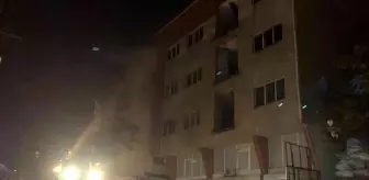 Güngören'de 4 katlı işyerinde yangın: 5 kişi dumandan etkilendi