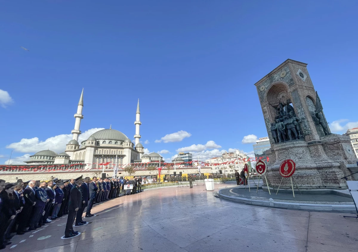 İstanbul\'un düşman işgalinden kurtuluşunun 99. yılı