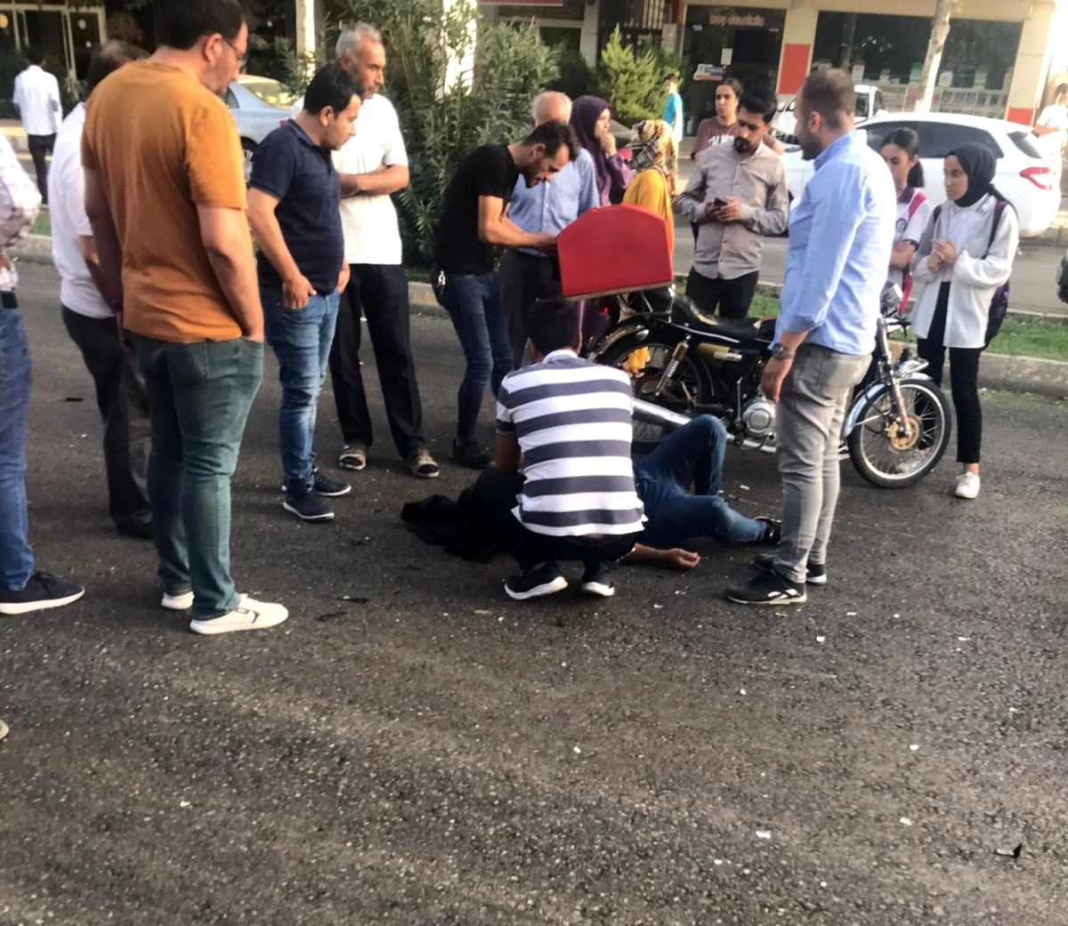 Son dakika haber | Kamyonet ile motosiklet çarpıştı: 1 yaralı