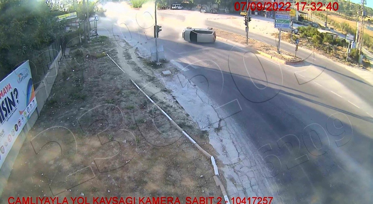 Son dakika haber: Mersin\'deki trafik kazaları yürekleri ağza getirdi