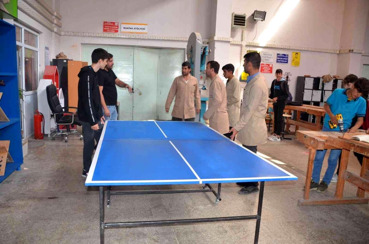 Muş haber! Muş\'ta köy okulları için tenis masası üretimine başlandı