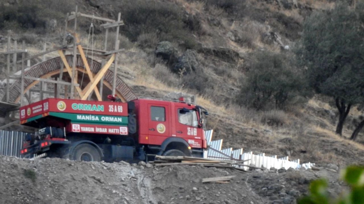 Son dakika haberi: Spil Dağı\'nda korkutan yangın