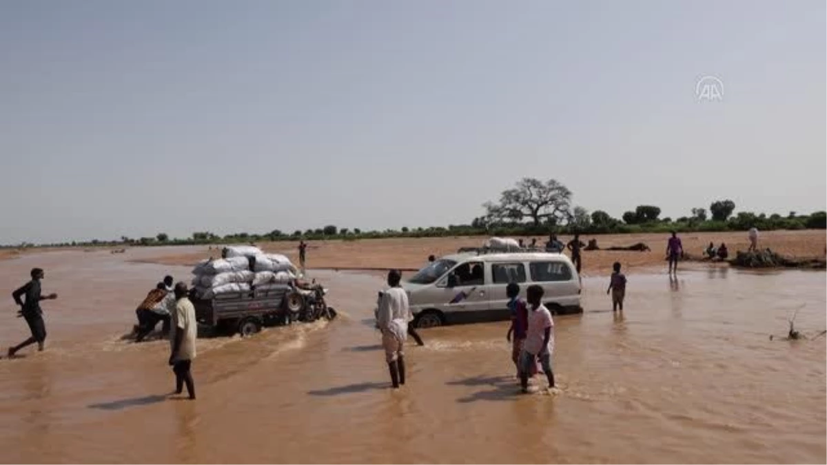 Sudan\'da seller 80 bin aileyi yerinden etti