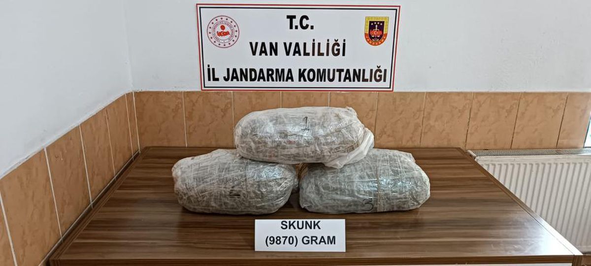 Van haberi! Van\'da 9 kilo 870 gram skunk ele geçirildi