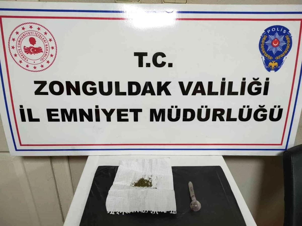 Zonguldak haberleri... Zonguldak ve Ereğli\'de uyuşturucu operasyonu: 17 gözaltı