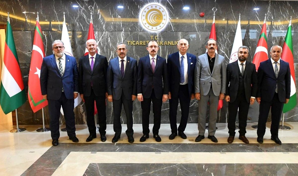 Muş haberi! AK Parti heyeti, Bakan Muş\'la görüştü