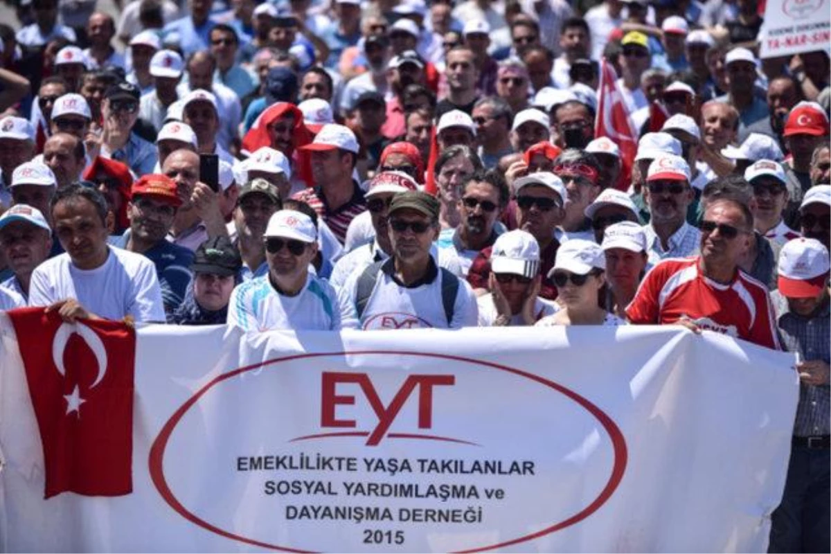 Milyonlar EYT\'yi bekliyor! AK Partili isim kaç kişinin faydalanacağını açıkladı