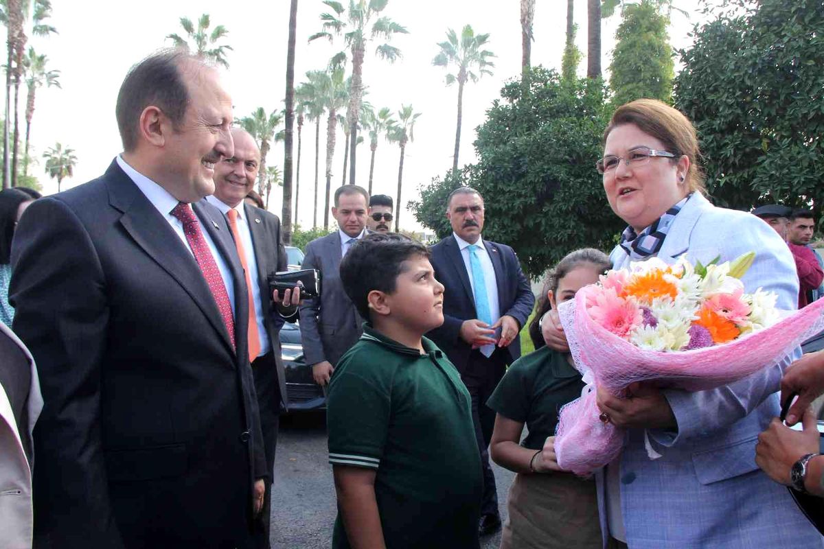 Mersin politika: Bakan Yanık Mersin\'de