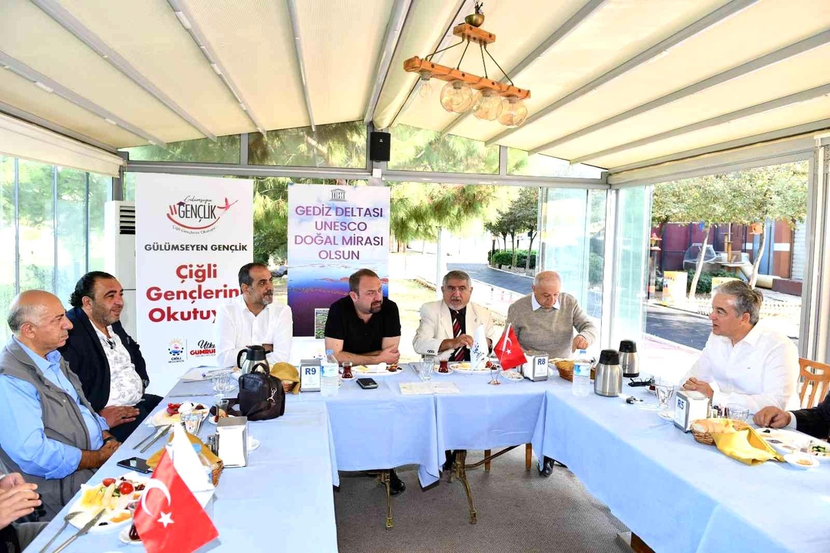 Başkan Gümrükçü\'nün esnaf buluşmaları hız kesmiyor