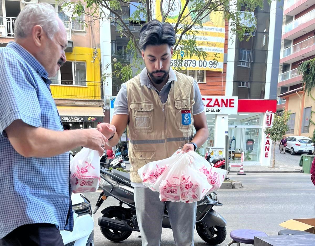 Aydın yerel haberi... Beşir Derneği Aydın İl Temsilciliği\'nden kandil simidi