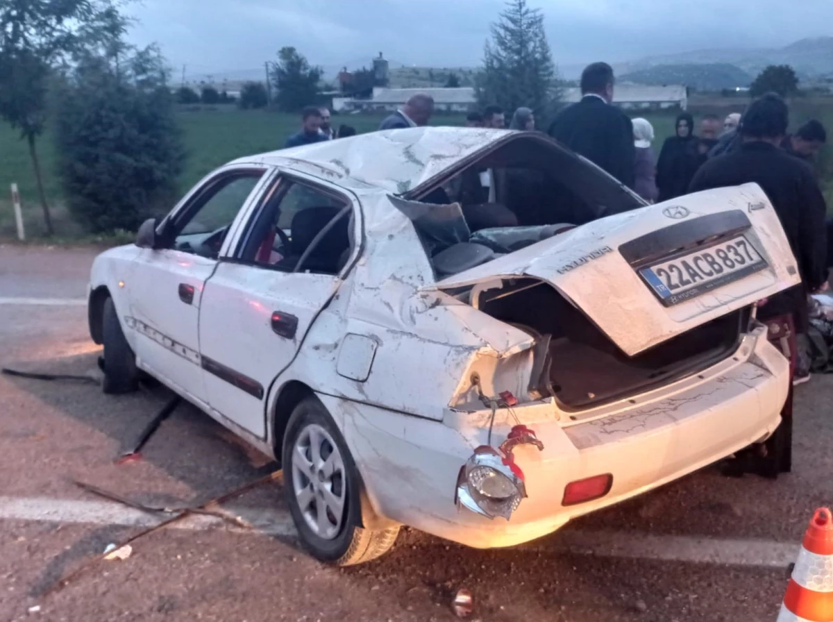Bursa haberleri: Bursa\'da otomobilin devrilmesi sonucu baba ve kızı öldü