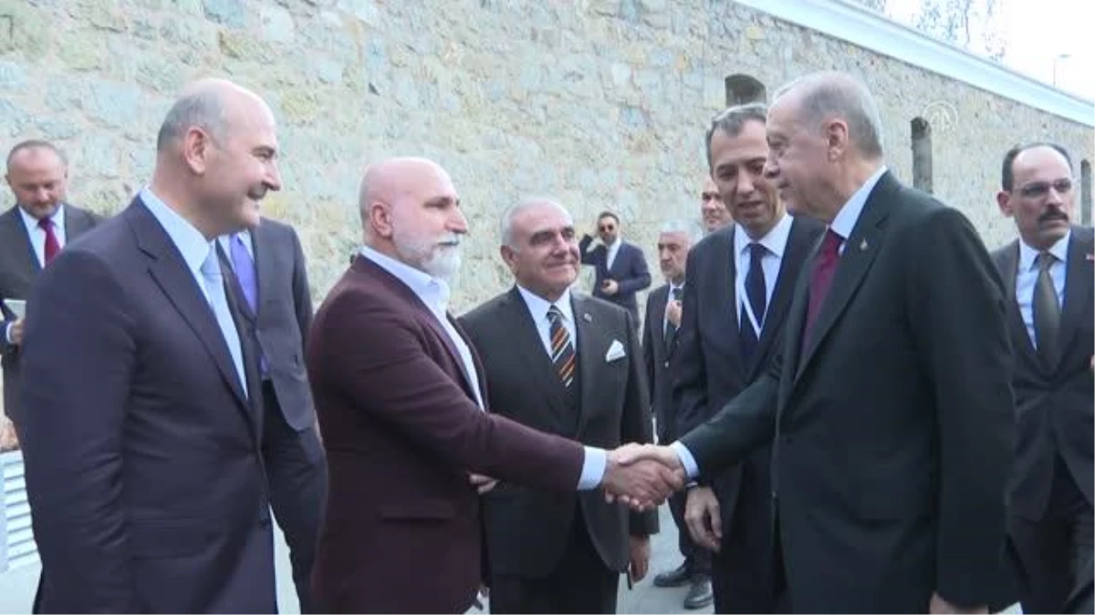 Cumhurbaşkanı Erdoğan, Şahkulu Sultan Dergahı ve Cemevi\'ni gezdi