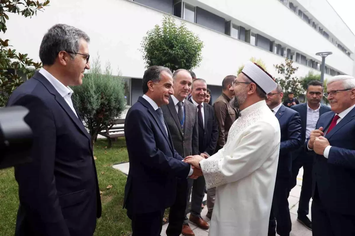 Diyanet İşleri Başkanı Erbaş: "Cami temeli atılmayan üniversite neredeyse kalmadı"