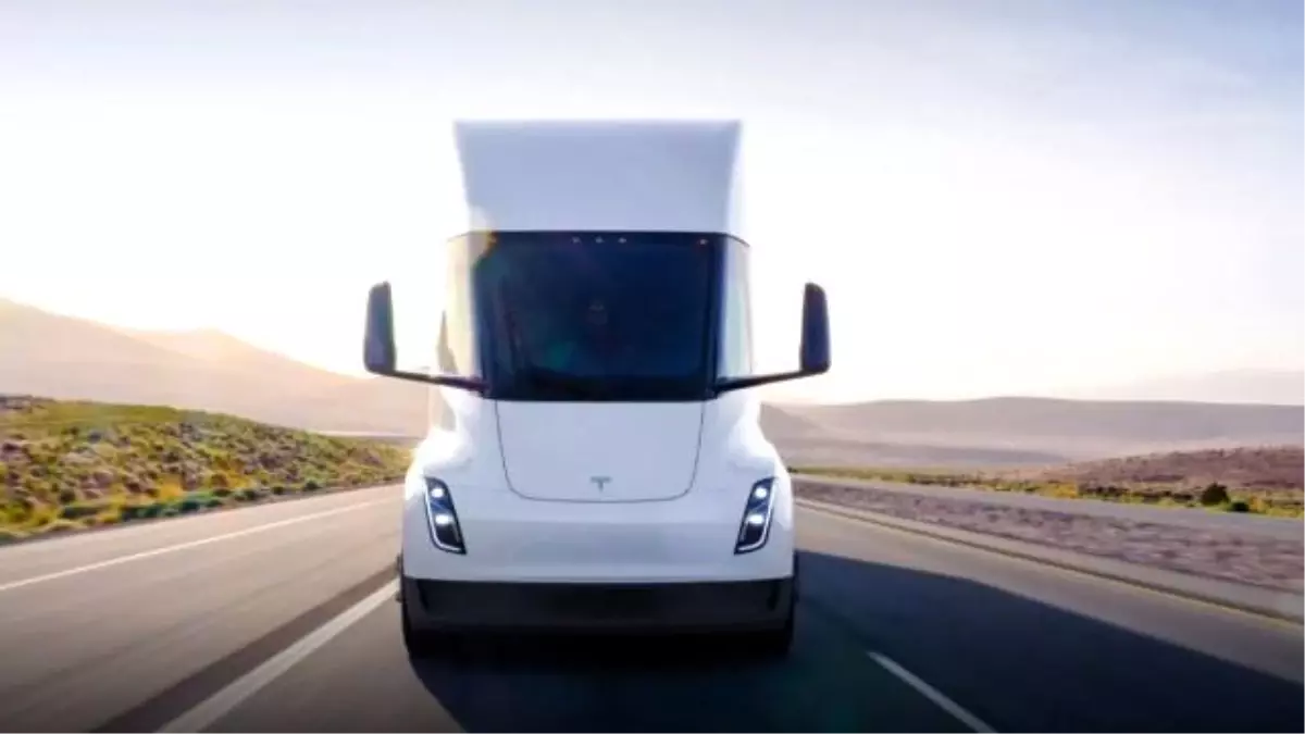 Elon Musk, müjdeyi verdi! Tesla Semi teslimatı için tarih açıklandı