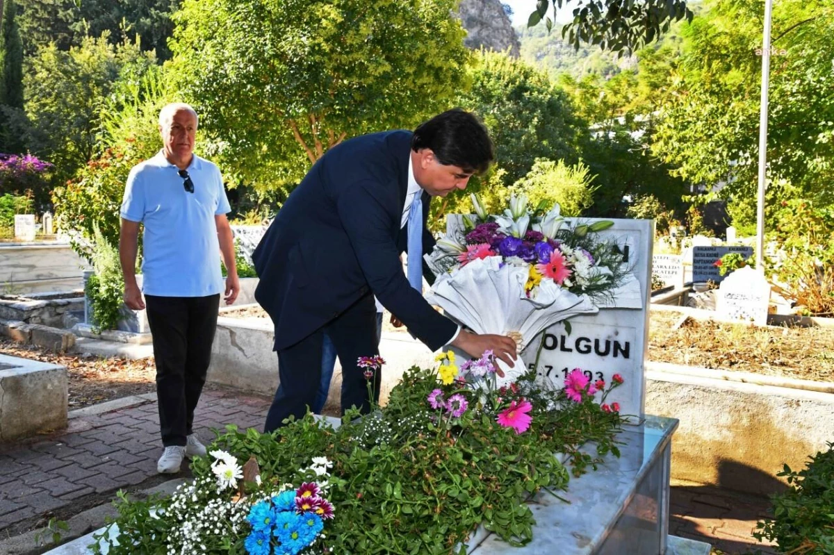 Muğla yerel haberleri: Eski Fethiye Belediye Başkanlarından Özer Olgun, Mezarı Başında Anıldı