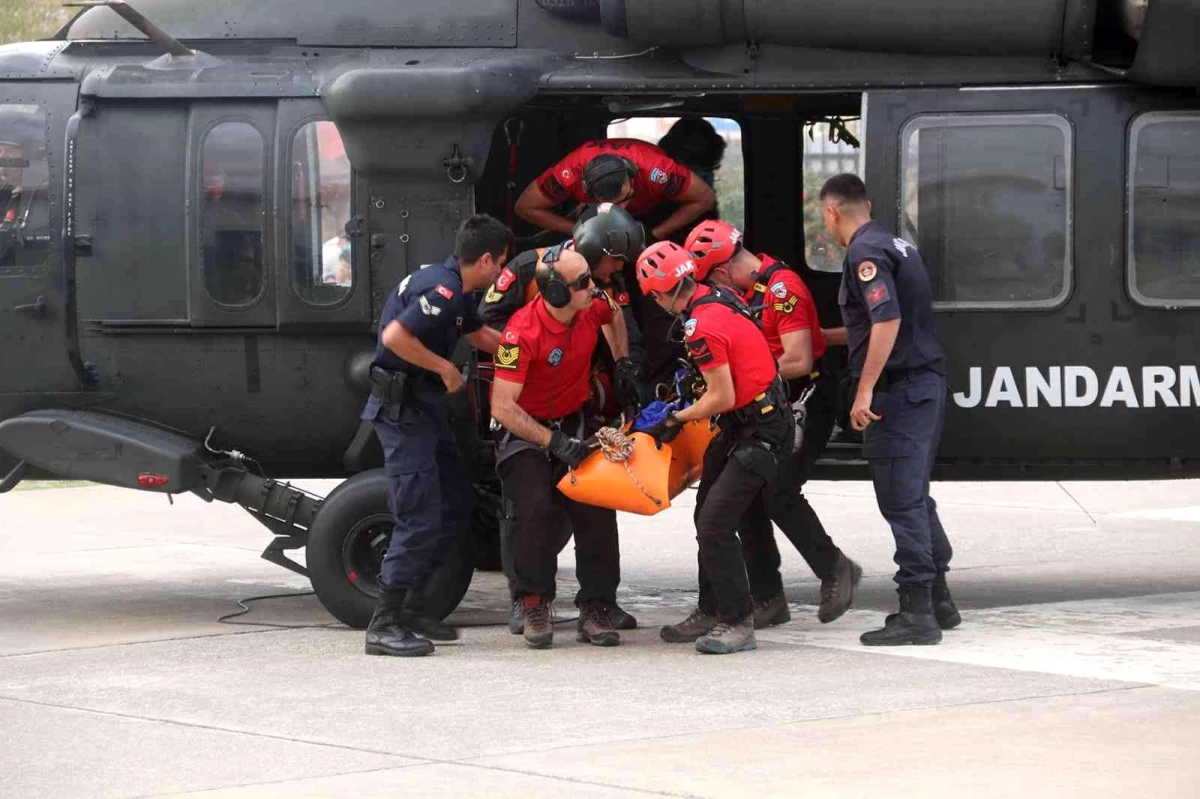 Muğla haberleri | Fethiye\'de kayalıklara düşen Rus yamaç paraşütçüsü hayatını kaybetti
