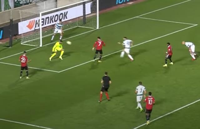 Futbolseverler acı çekiyor! Dünya, Ronaldo'nun Avrupa Ligi maçında yaptığını konuşuyor