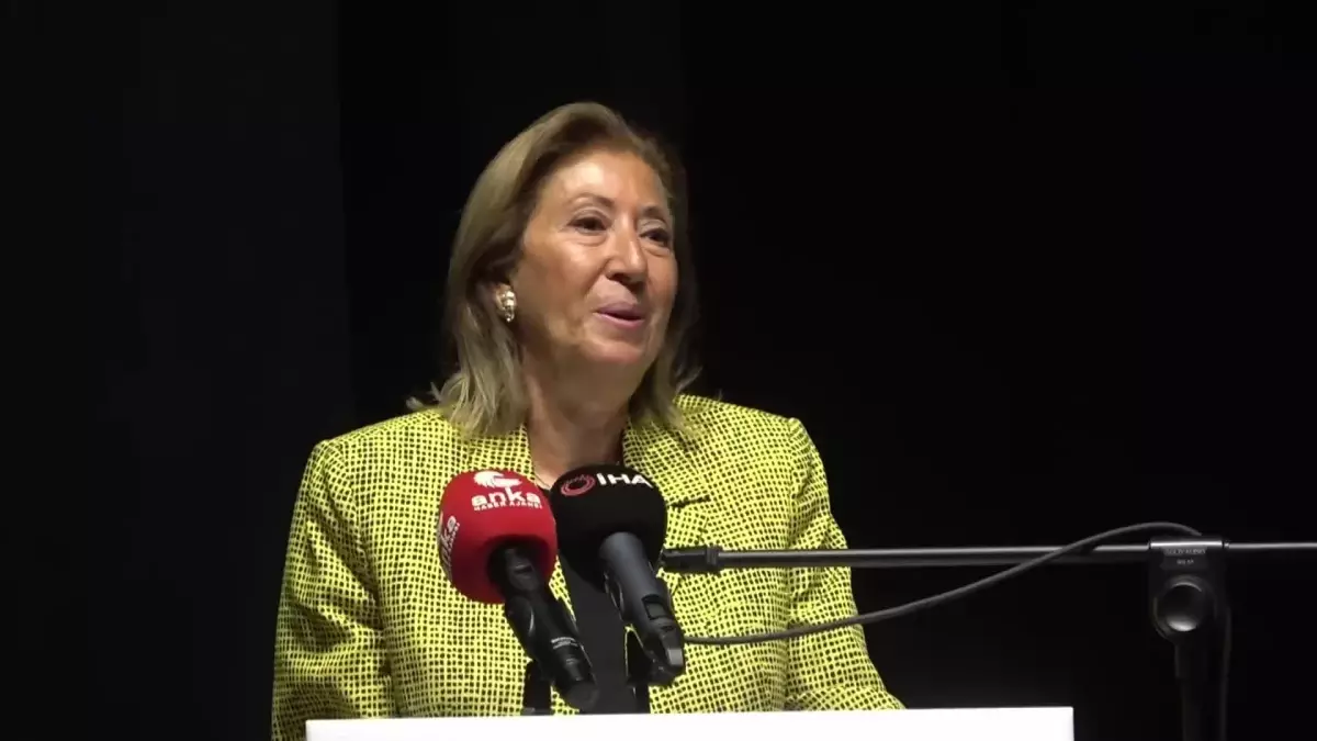 Gülsün Bilgehan: "İyi Ki Bahriye Üçok Gibi Cesur Kadınlar Vardı. Cesur Kadınlar Var Olmaya Devam Edecek Türkiye\'de"